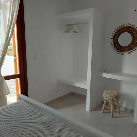 Villa Front Pasithea