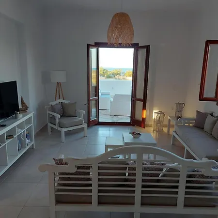 Villa Front Pasithea