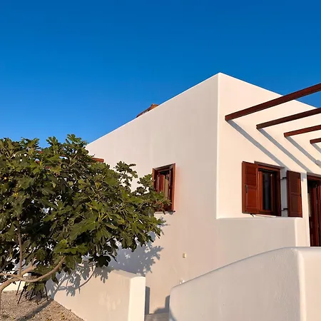 Villa Front Pasithea