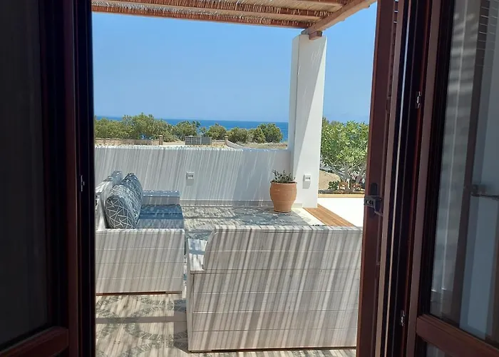 Villa Front Pasithea