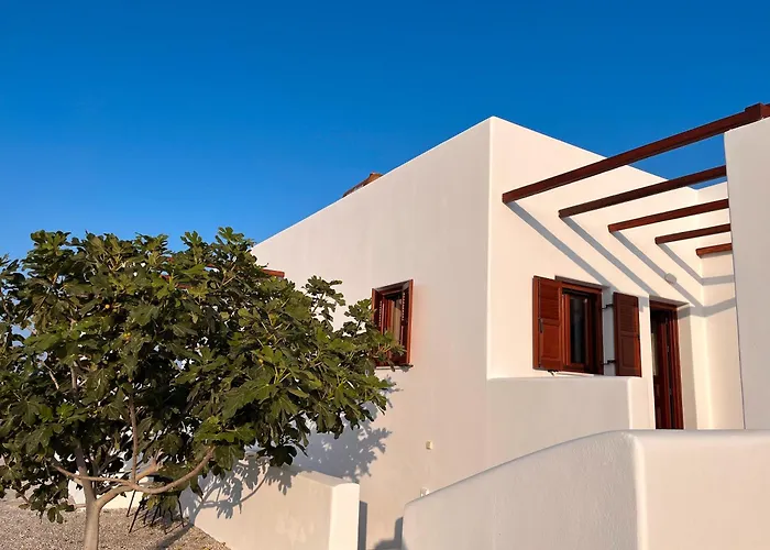 Villa Front Pasithea